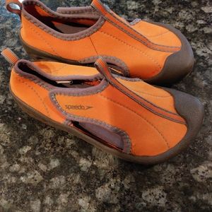 Like New Speedo Water Shoes 11/12